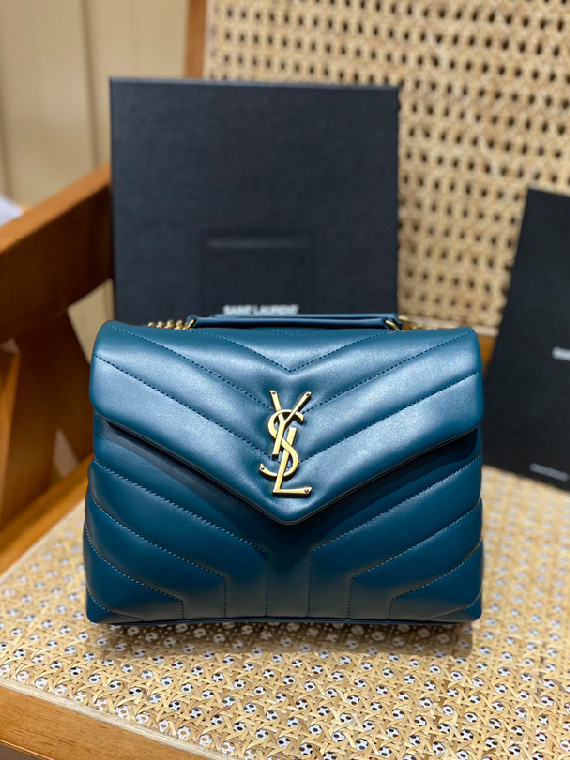 YSL-생로랑 Y 마틀라세 LOULOU 숄더백 ( 23CM )-B16