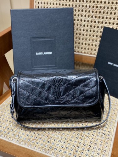 YSL-생로랑 니키 바디백 577124.JD -B17