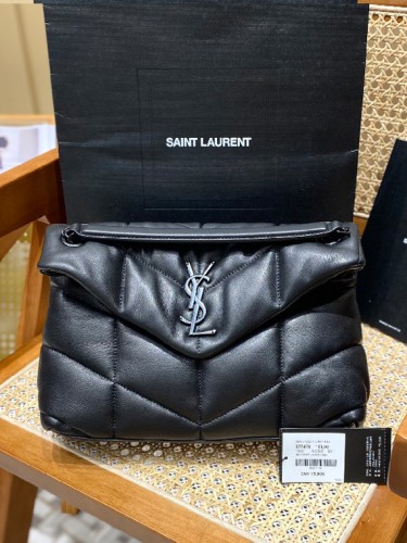 YSL-생로랑 LOULOU 루루 PUFFPER 푸퍼 숄더백 ( 29CM ) 577475-B24