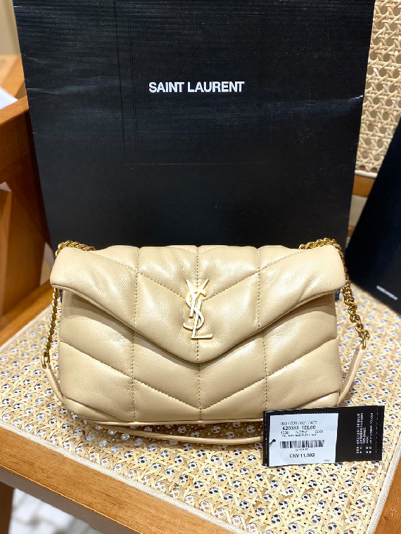 YSL-생로랑 LOULOU 루루 PUFFPER 푸퍼 숄더백 ( 23CM ) 620333-B26