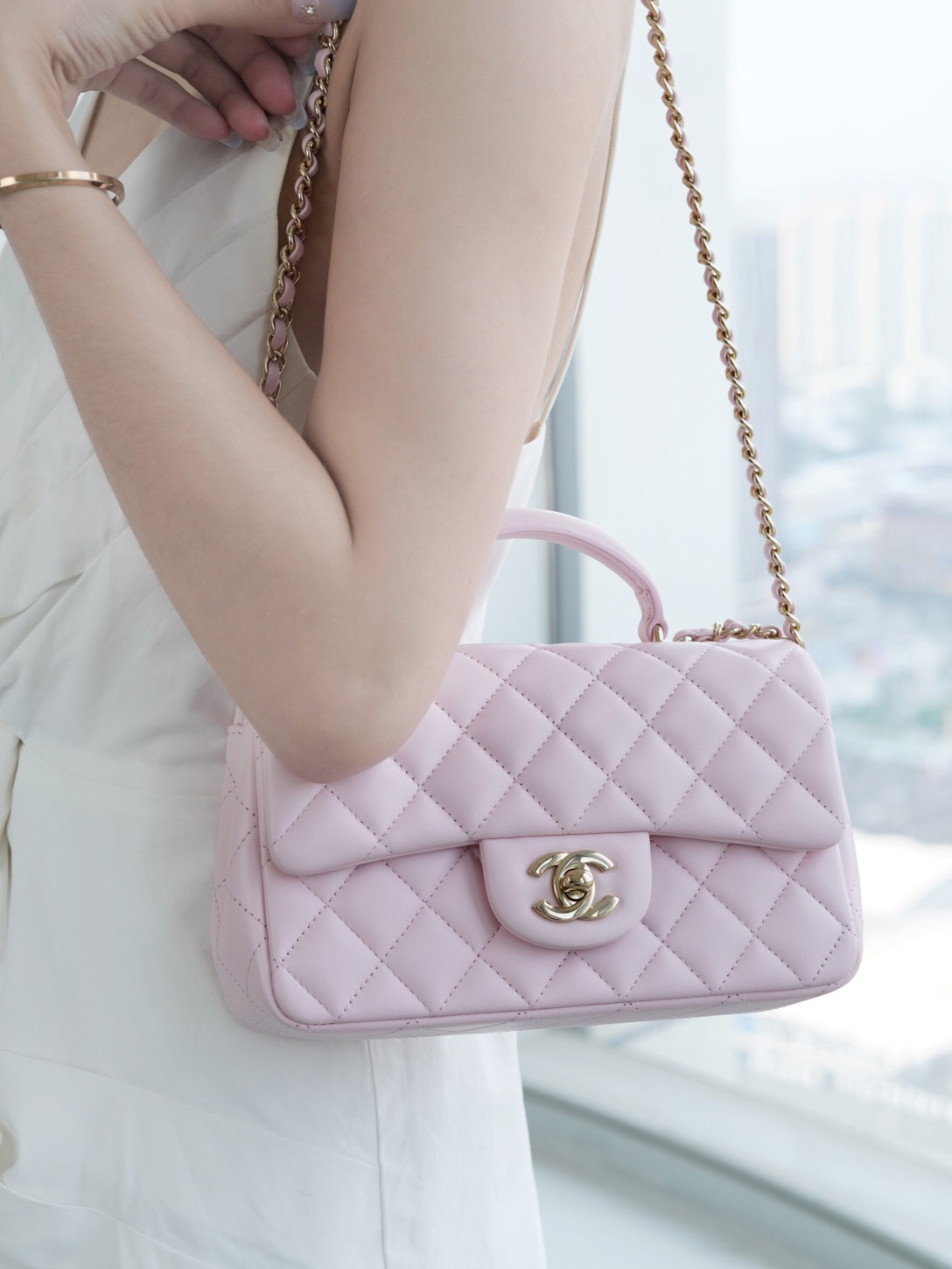 CHANEL-샤넬 탑 핸들 클래식 플랩 백( 20CM )-B72