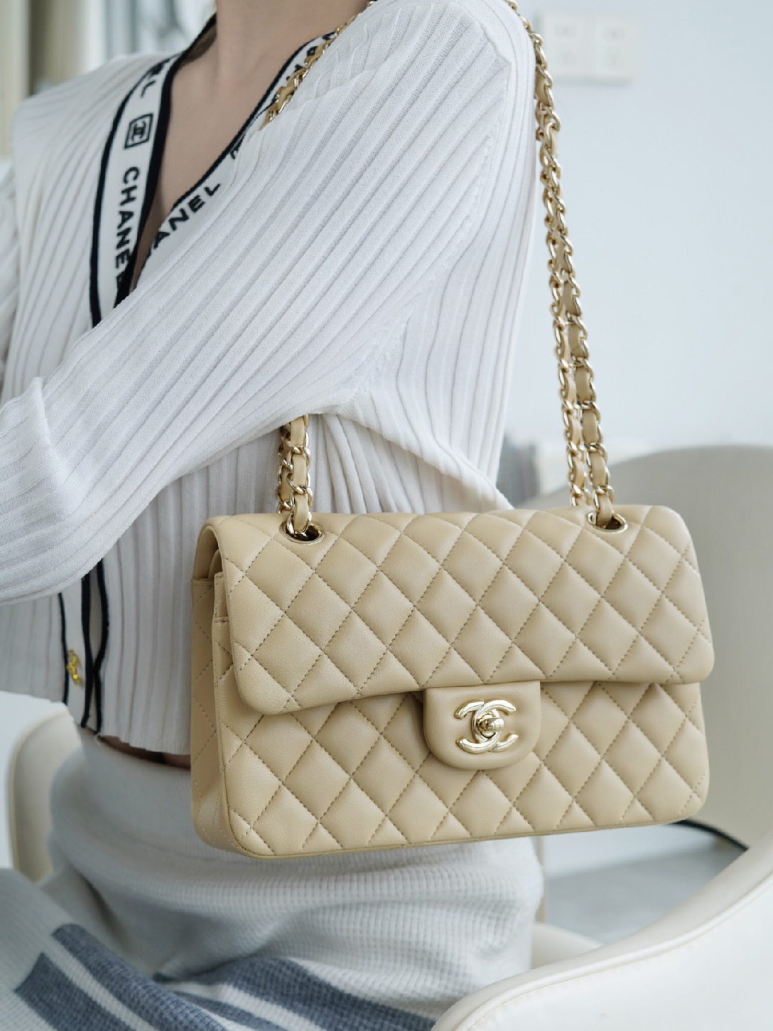 CHANEL-샤넬 클래식 플랩 백 ( 23CM )-B73