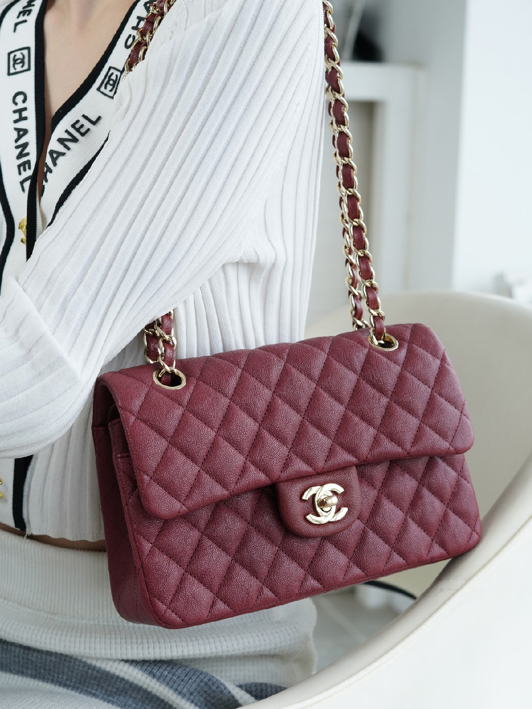 CHANEL-샤넬 클래식 플랩 백 ( 23CM )-B74