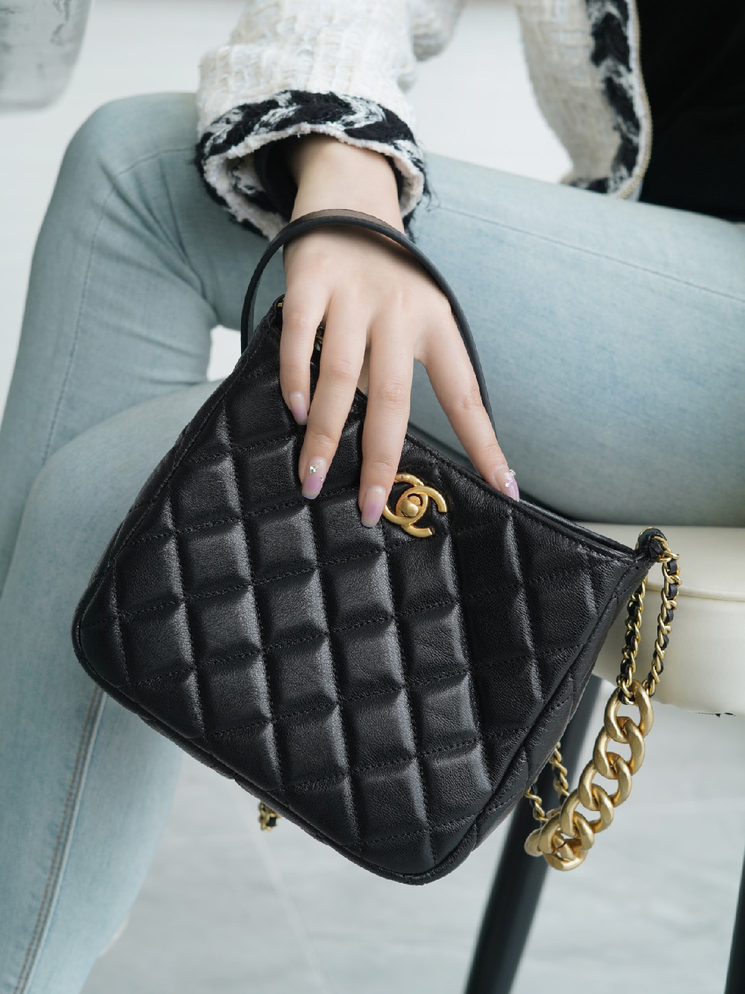 CHANEL-샤넬 플랩 백 ( 19CM )-B75