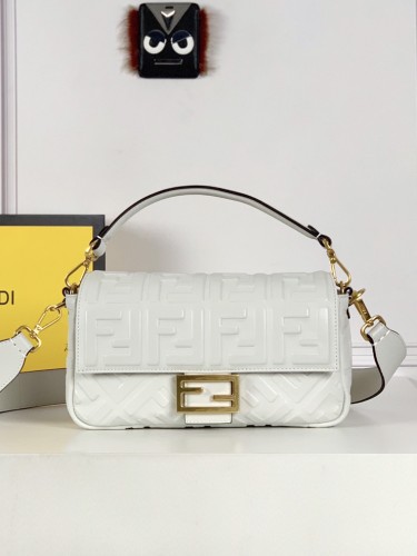 FENDI-펜디 바게트 숄더백 ( 26CM )-B62