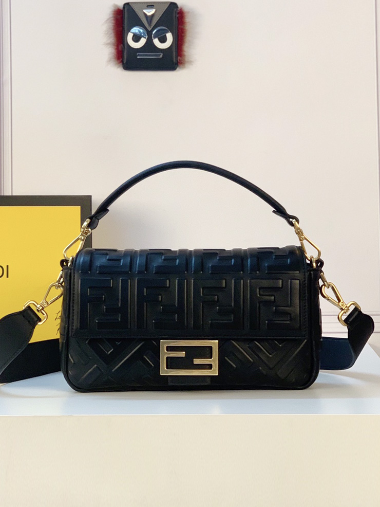 FENDI-펜디 바게트 숄더백 ( 26CM )-B62