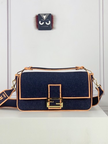 FENDI-펜디 바게트 숄더백 ( 33CM )-B82